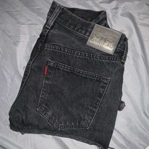 Black vintage Levi’s shorts